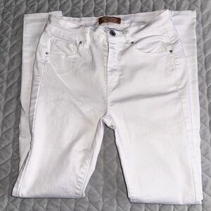 White skinny jeans